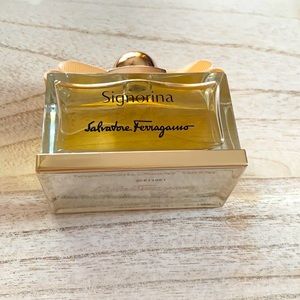 Women’s perfume